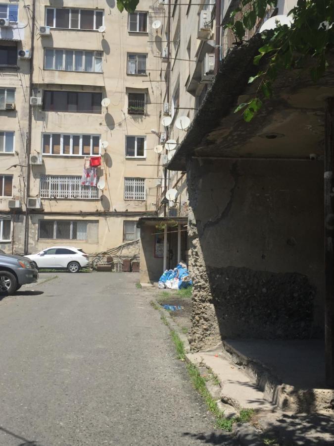 Homestay On Akademika Sakharova Sukhumi Ngoại thất bức ảnh